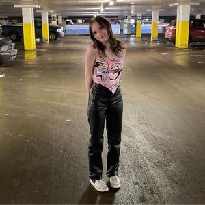 Meet your Posher, Ava